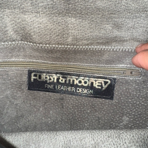 Vintage Furst & Mooney Leather Black and Gold Clutch - Picture 5 of 8